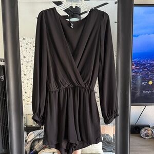 Windsor Black Long Sleeve Romper Sz M